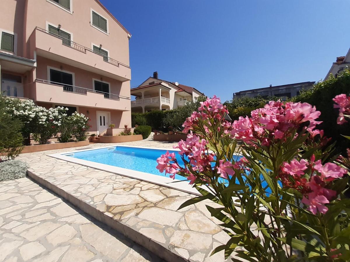 זאדאר Apartments Lara & Luka מראה חיצוני תמונה