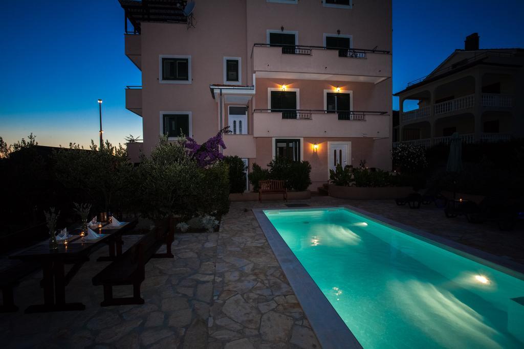 זאדאר Apartments Lara & Luka מראה חיצוני תמונה
