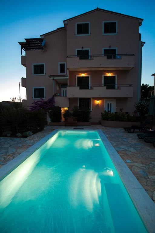 זאדאר Apartments Lara & Luka מראה חיצוני תמונה