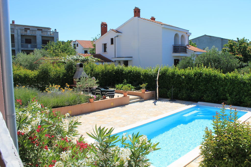 זאדאר Apartments Lara & Luka מראה חיצוני תמונה