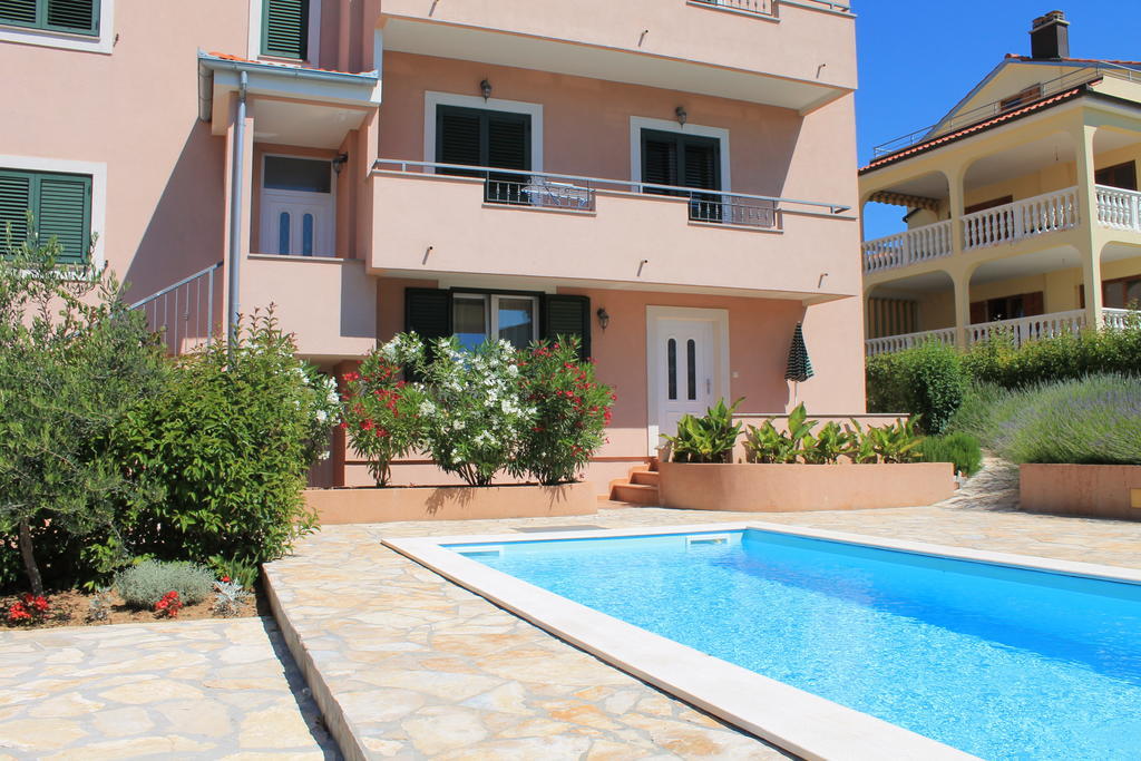 זאדאר Apartments Lara & Luka מראה חיצוני תמונה