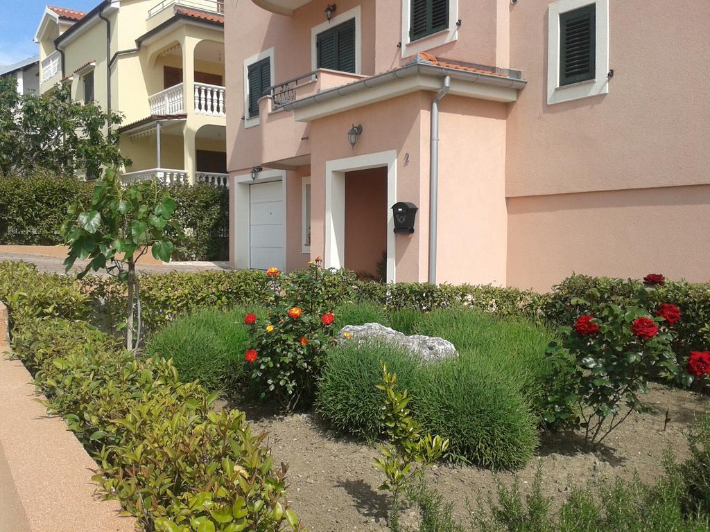 זאדאר Apartments Lara & Luka מראה חיצוני תמונה