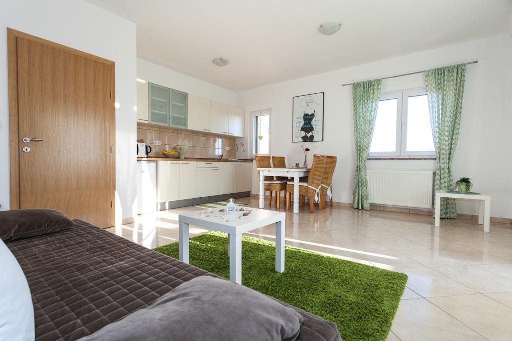 זאדאר Apartments Lara & Luka מראה חיצוני תמונה