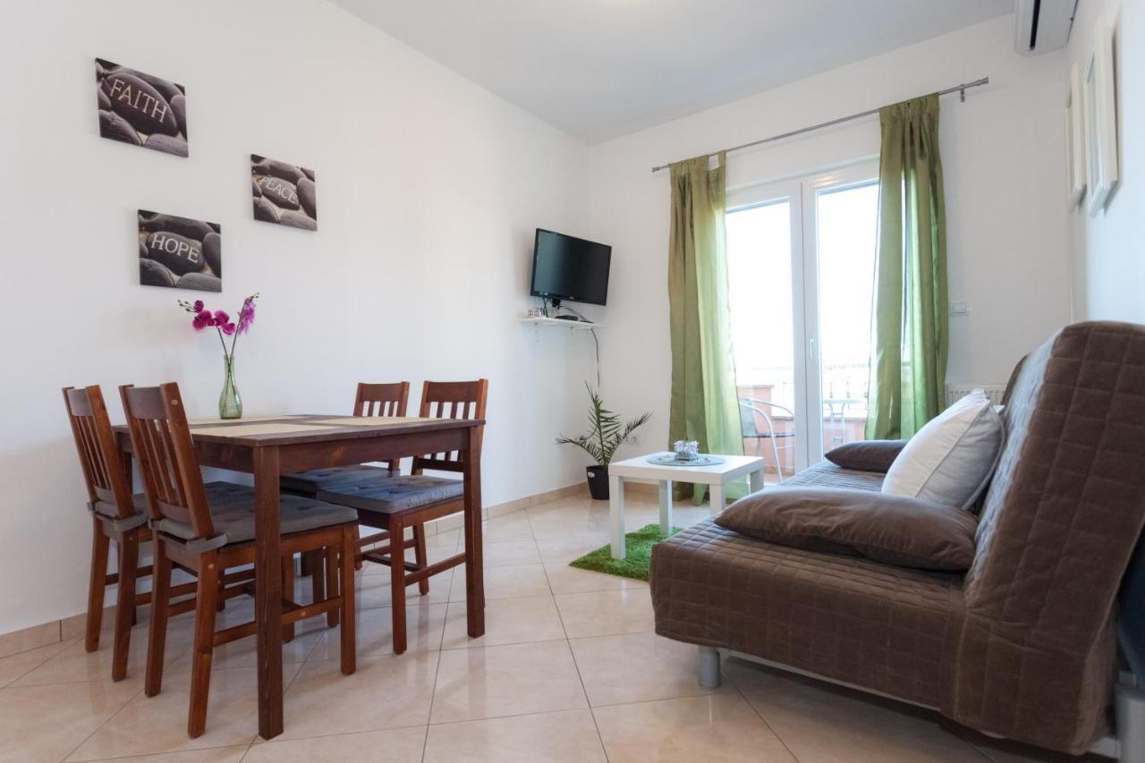 זאדאר Apartments Lara & Luka מראה חיצוני תמונה
