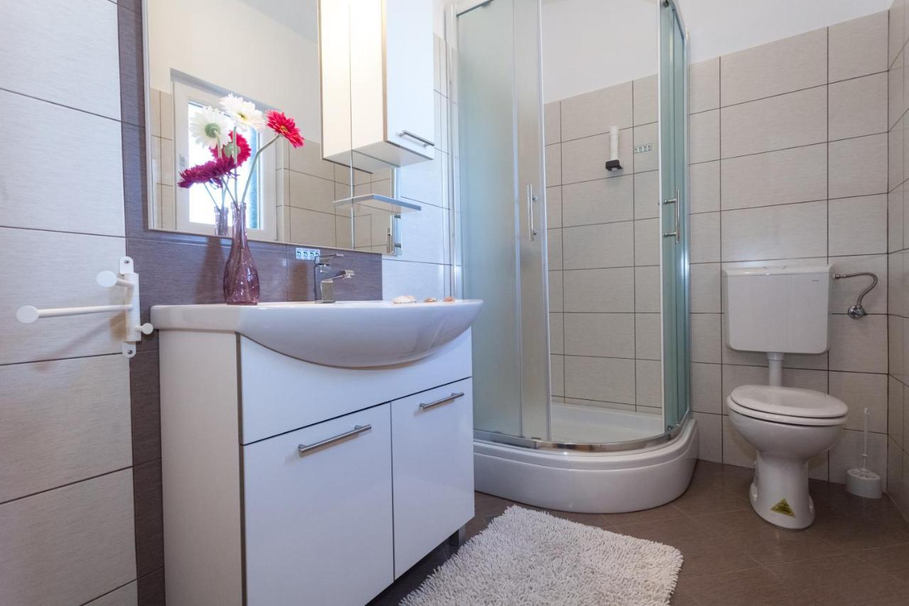 זאדאר Apartments Lara & Luka מראה חיצוני תמונה